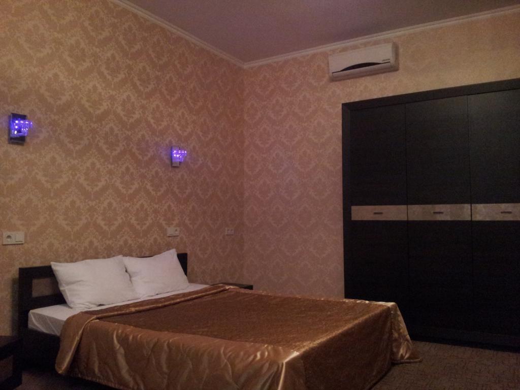 Noy Hotel Charkiw Zimmer foto