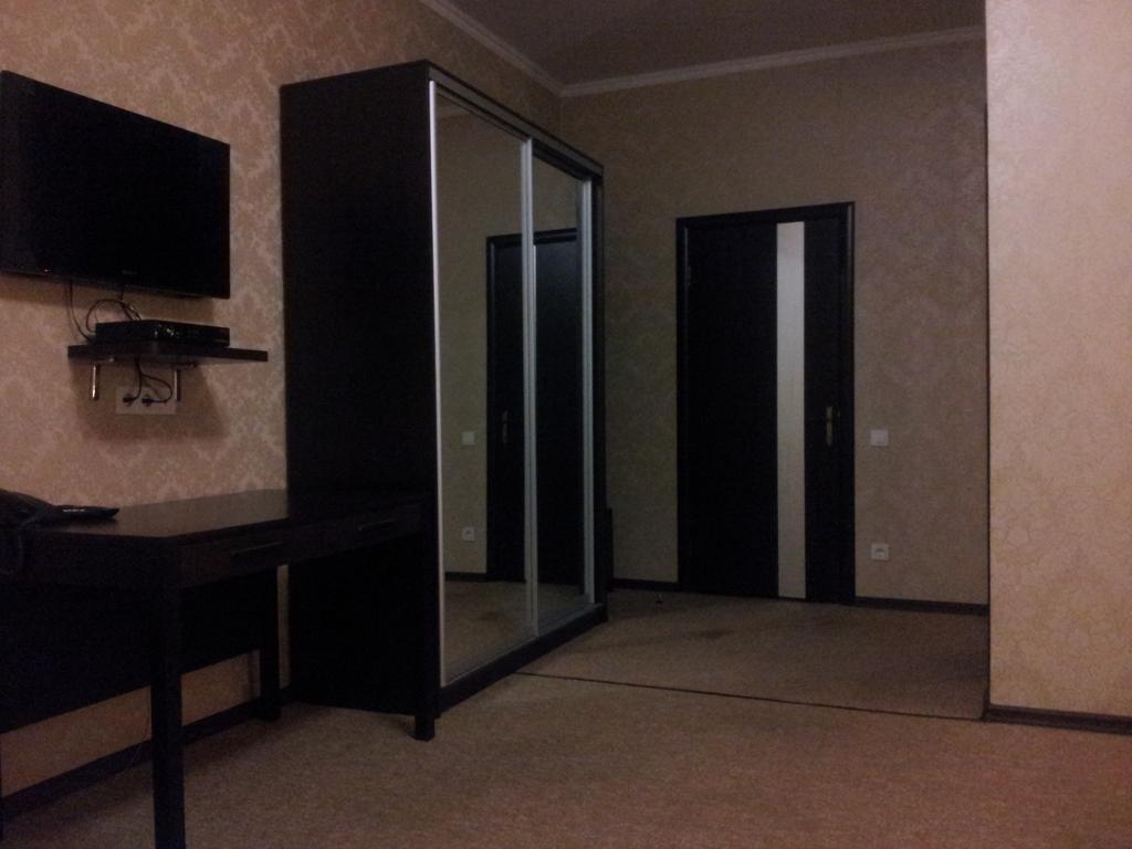 Noy Hotel Charkiw Zimmer foto