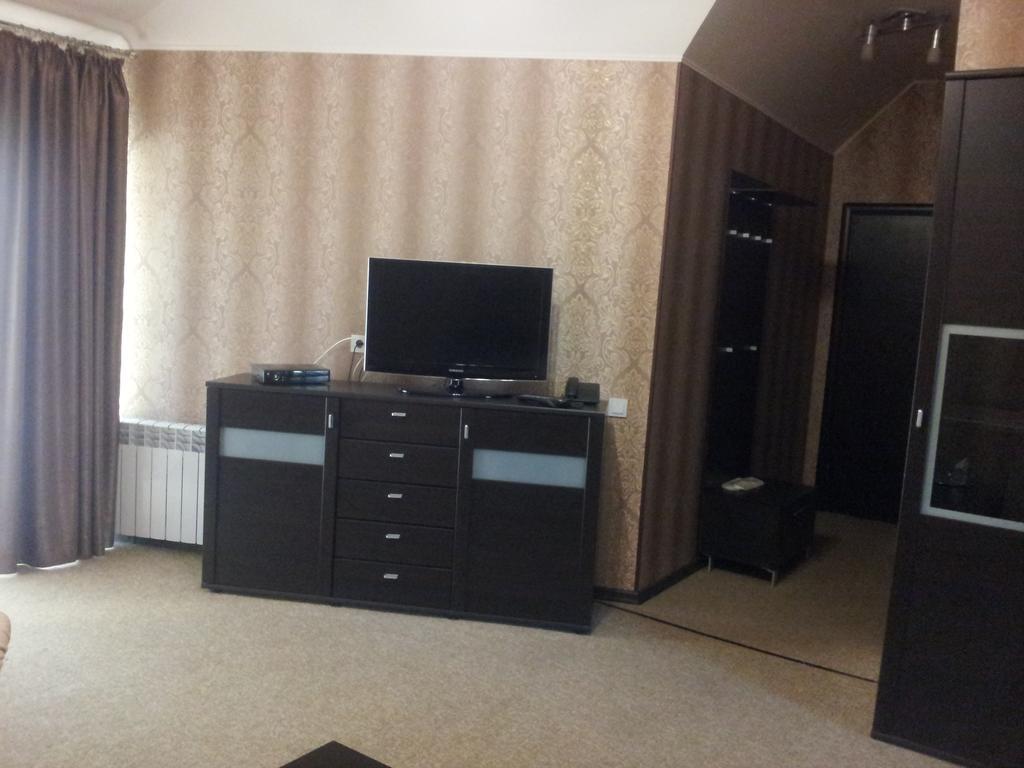 Noy Hotel Charkiw Zimmer foto