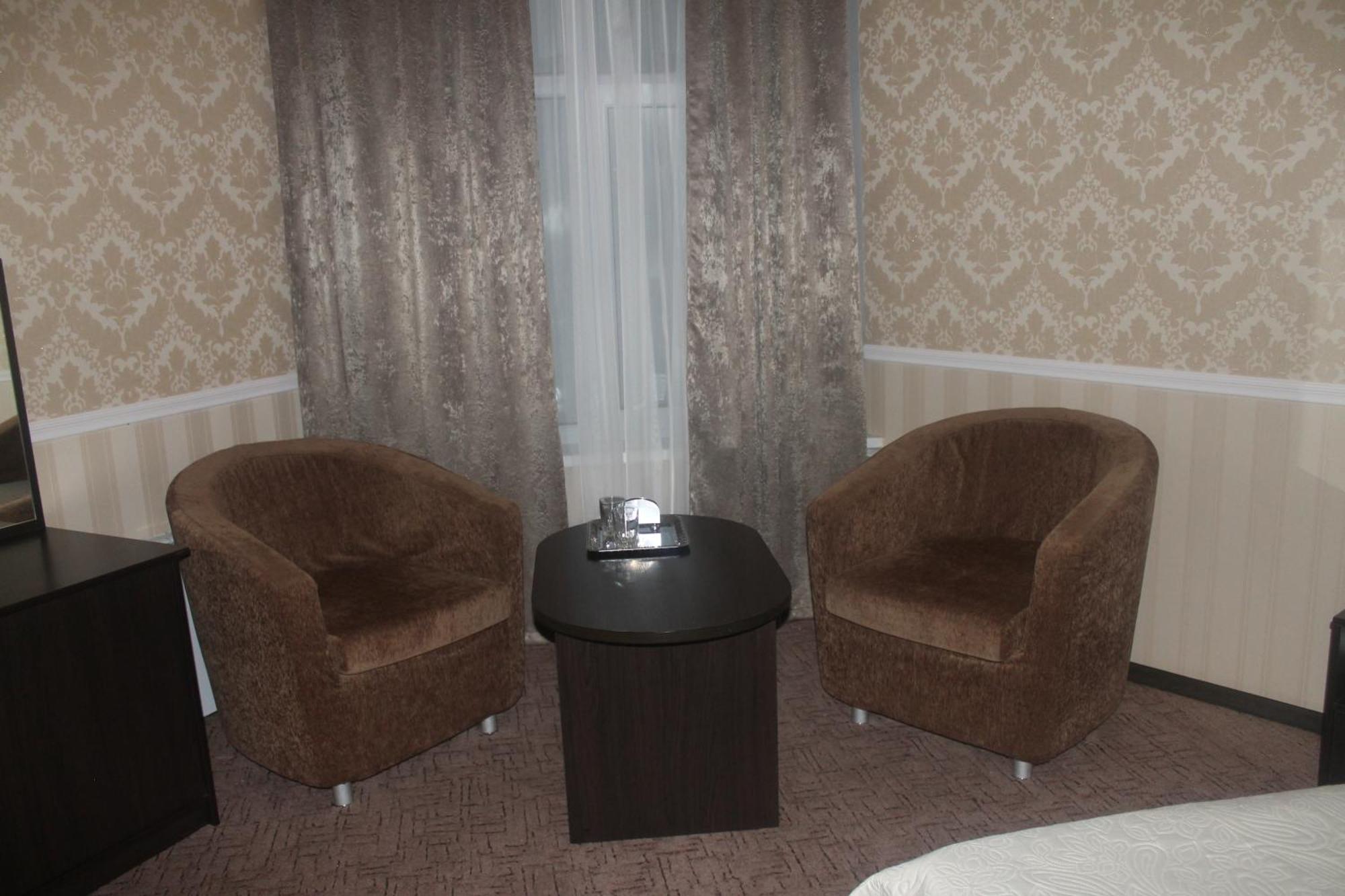 Noy Hotel Charkiw Zimmer foto