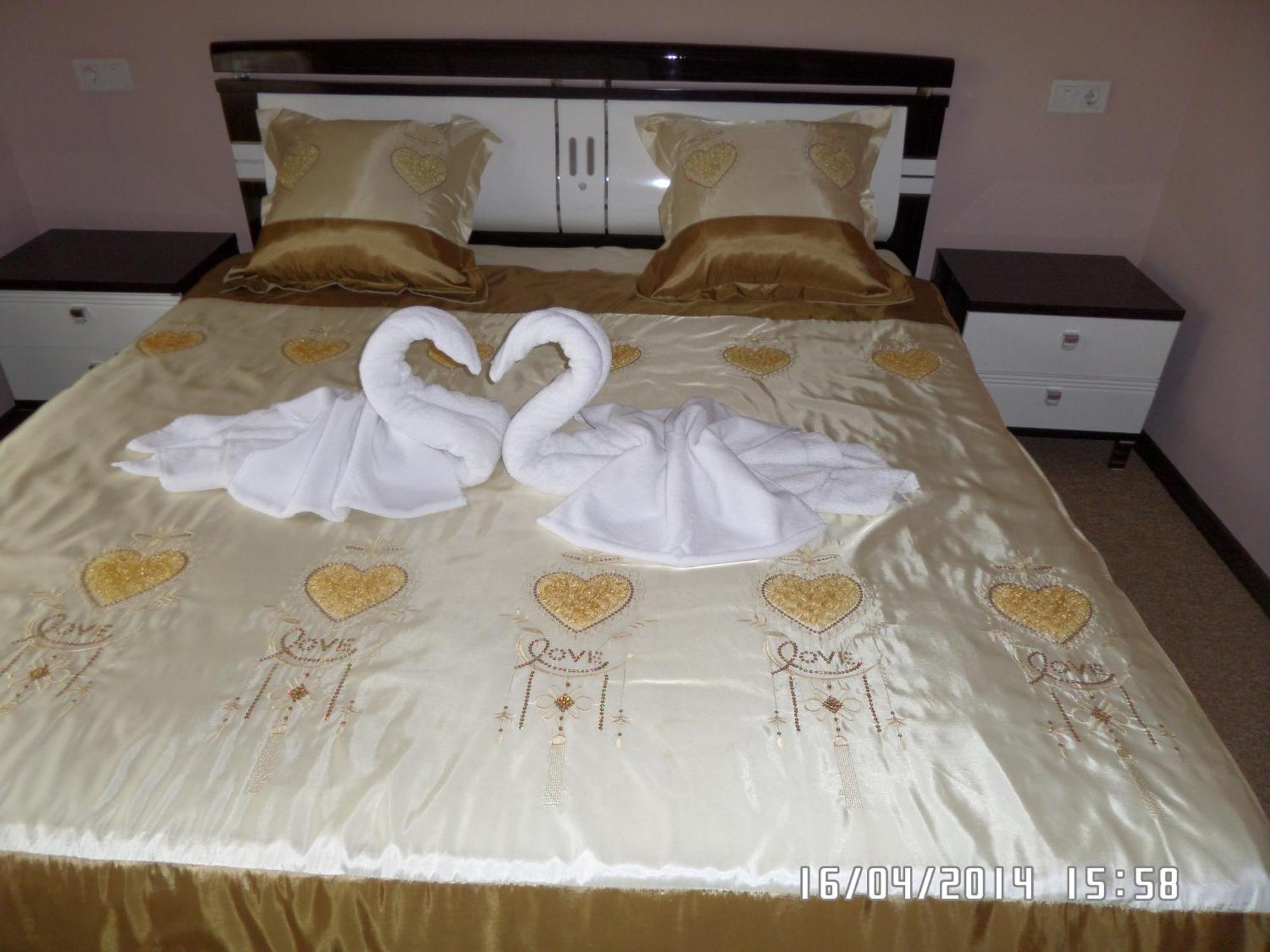 Noy Hotel Charkiw Zimmer foto