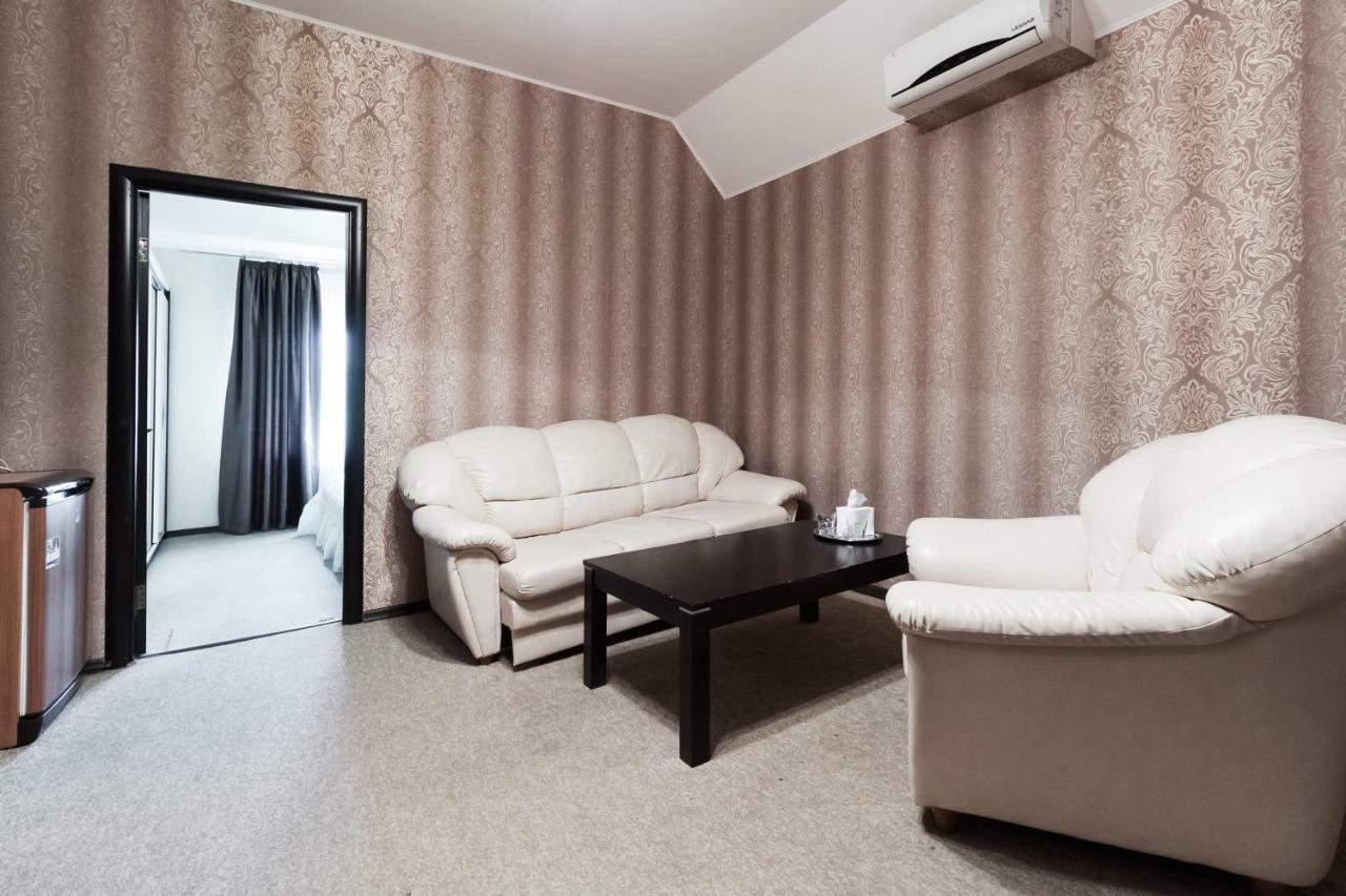 Noy Hotel Charkiw Exterior foto
