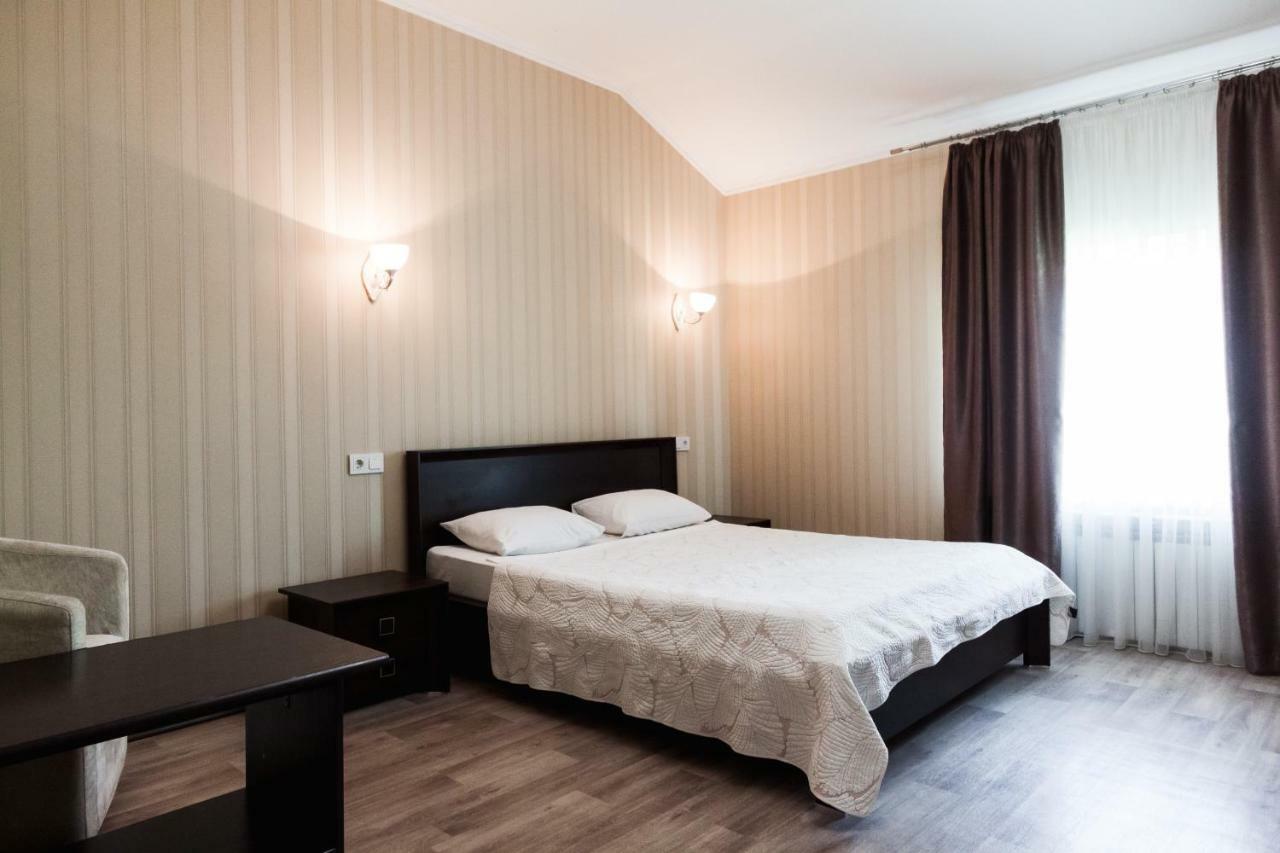 Noy Hotel Charkiw Exterior foto